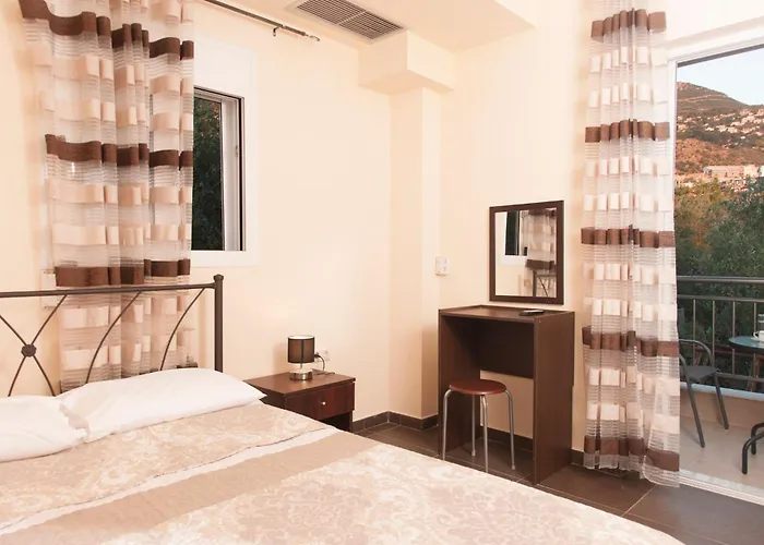 Elia & Thalassa