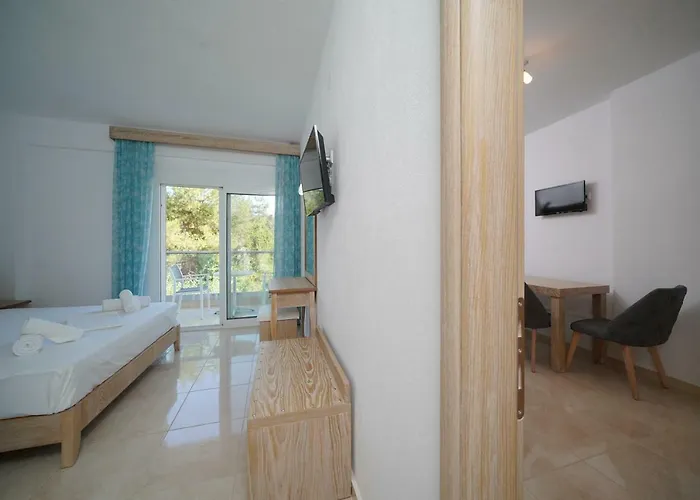 La Santa Aparthotel Chrysi Ammoudia