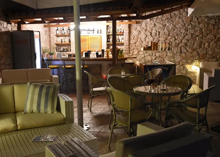 Viaros Hotel Apartments Tolo