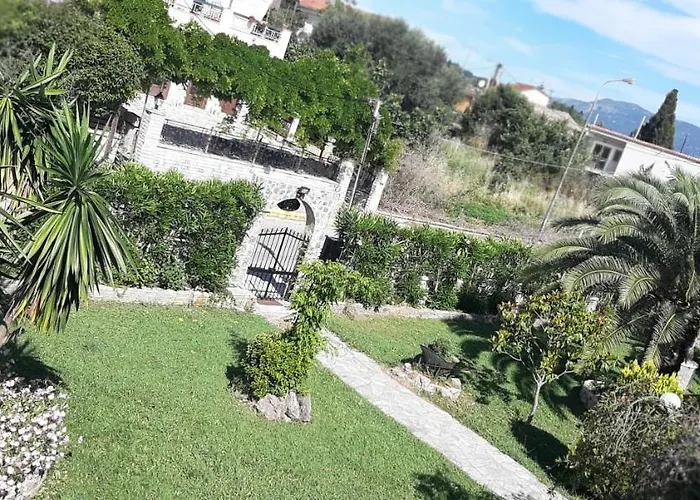 Zefiros Apartments